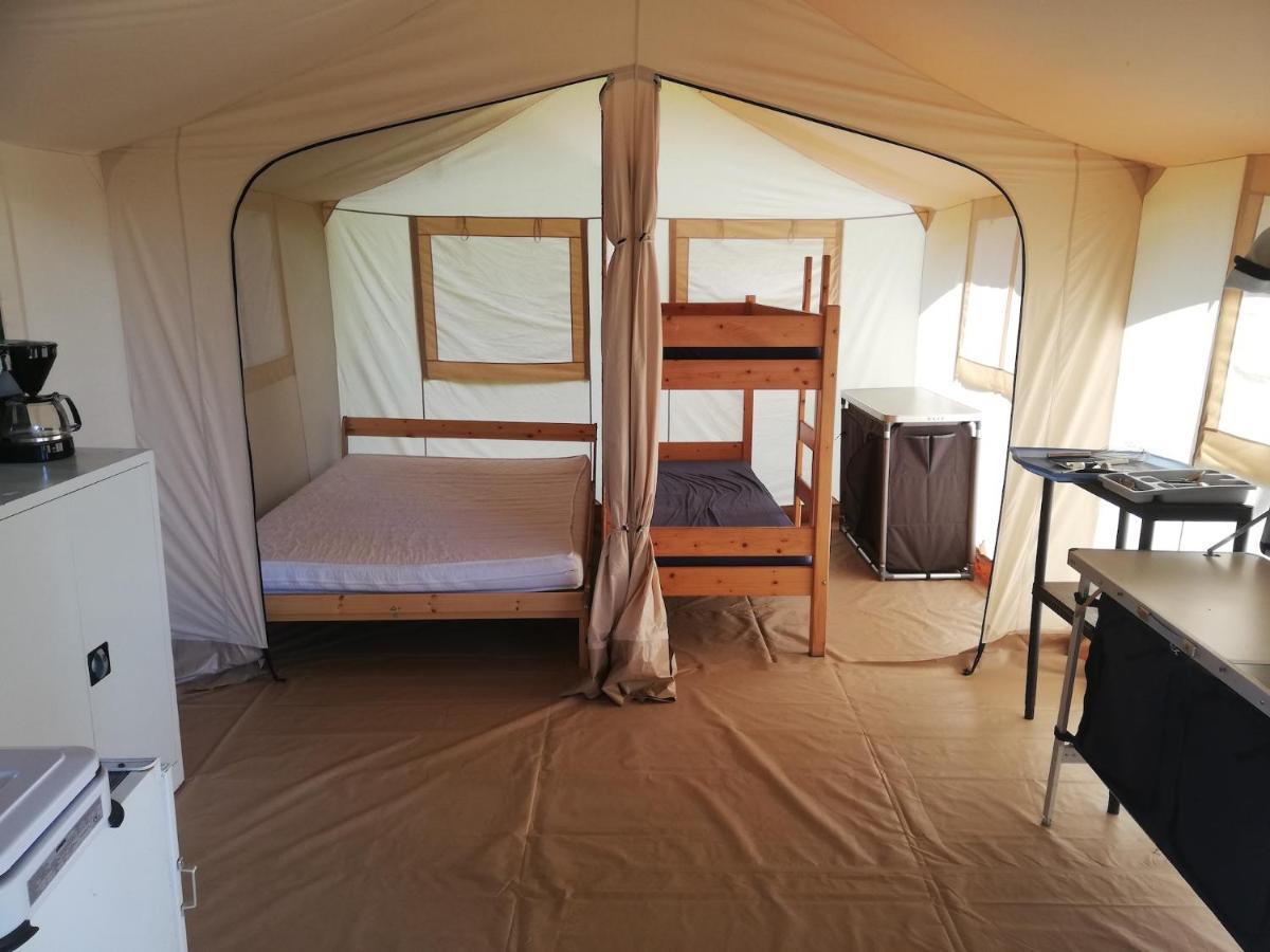 Hebergements Camping "Les Pieds Dans L'Eau" Crozon Dış mekan fotoğraf