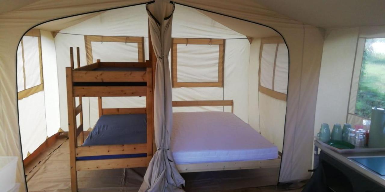 Hebergements Camping "Les Pieds Dans L'Eau" Crozon Dış mekan fotoğraf