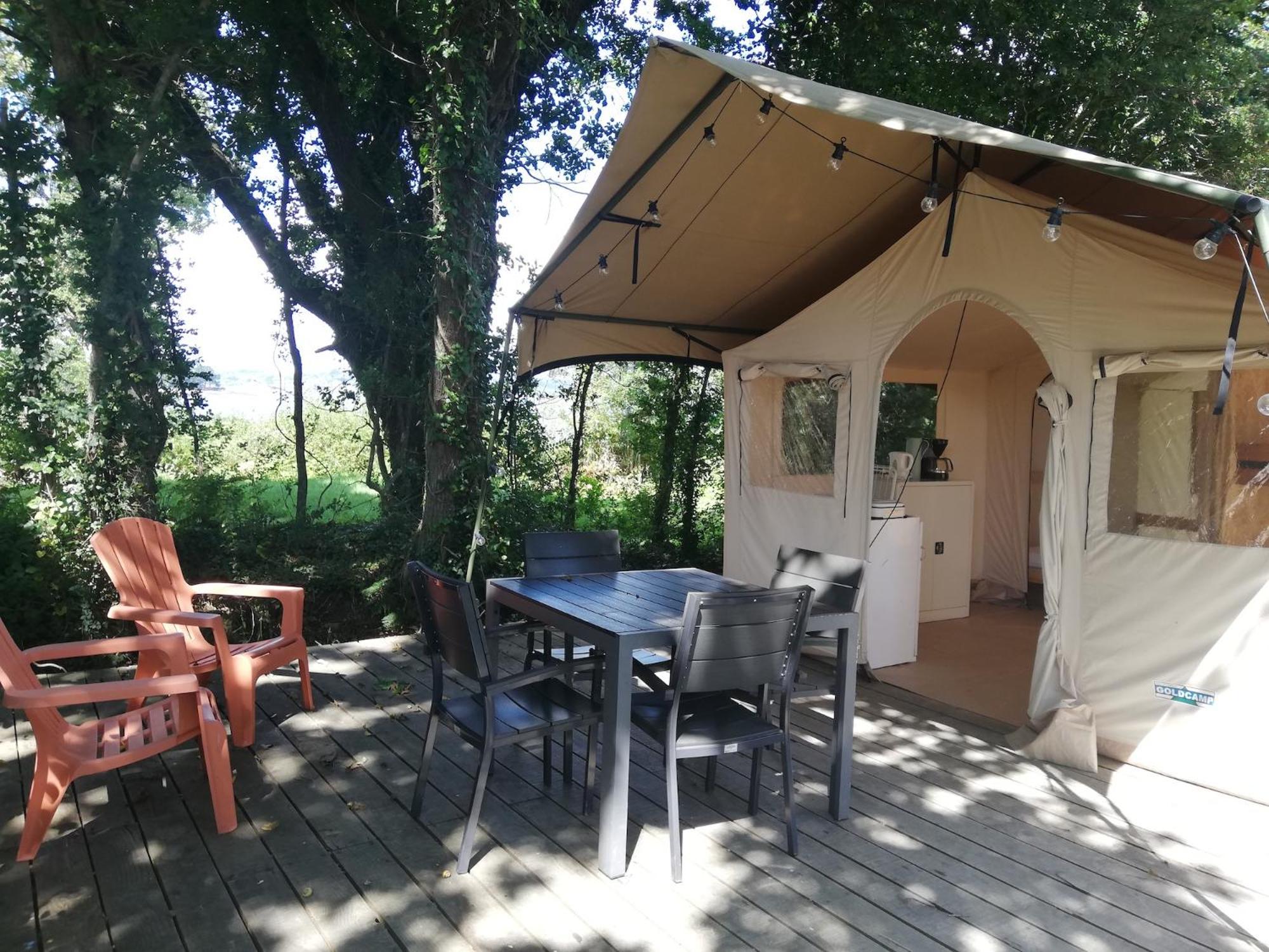 Hebergements Camping "Les Pieds Dans L'Eau" Crozon Dış mekan fotoğraf